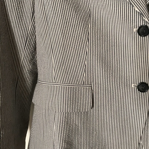 Ann Taylor pinstripe Blazer, size 10 - Picture 4 of 6